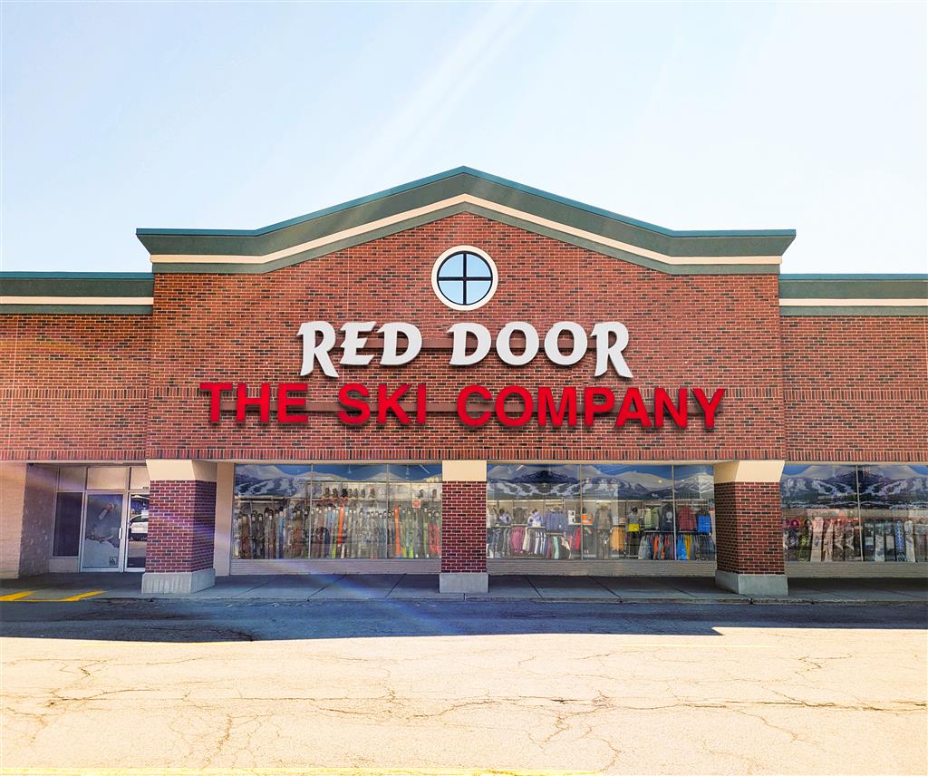 The Ski Company   Red Door Front 1 NO SHADOW 